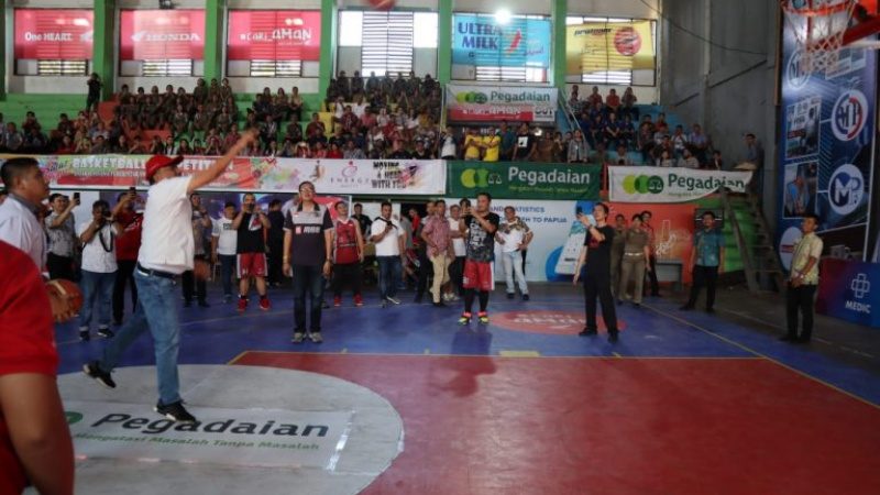 Olly Dondokambey Buka Turnamen Bola Basket
