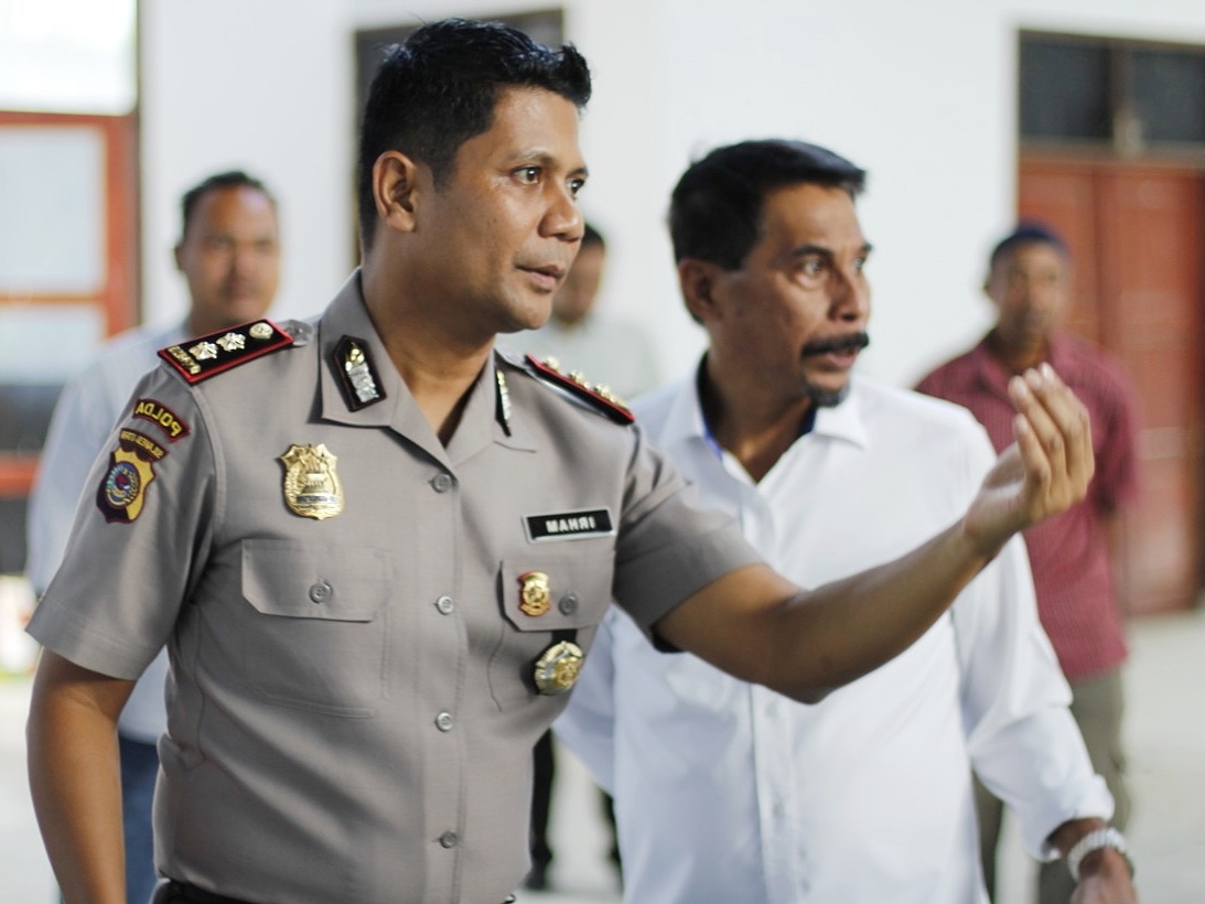 Bupati Sehan Landjar Bersama Kapolres Boltim Tinjau Kantor Polres Sementara