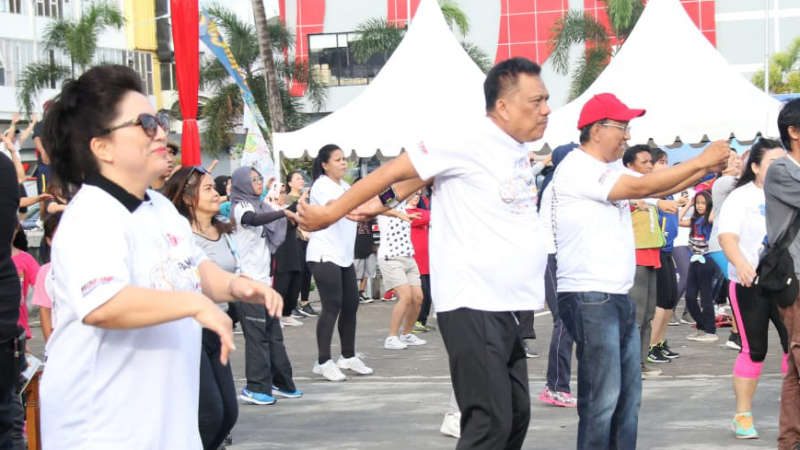 Gubernur Olly Dondokambey Gelorakan Semangat Hidup Sehat Melalui Senam