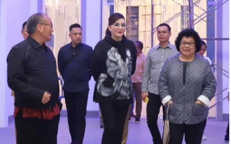 Christiany Paruntu Kunjungi SMU Lokon