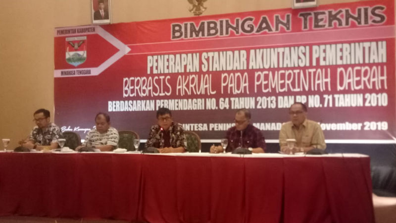 Jesaja Legi Tutup Bimtek Penerapan Standar Akuntansi Pemerintah Berbasis Akrual