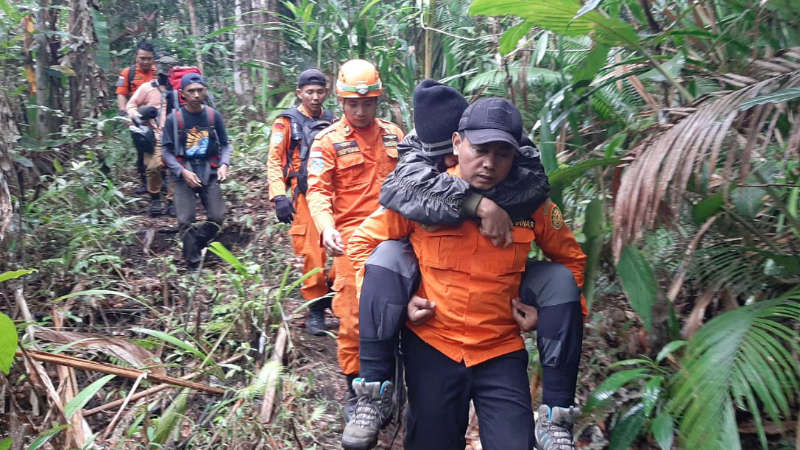 Evakuasi 2 Pendaki Klabat Berlangsung Dramatis