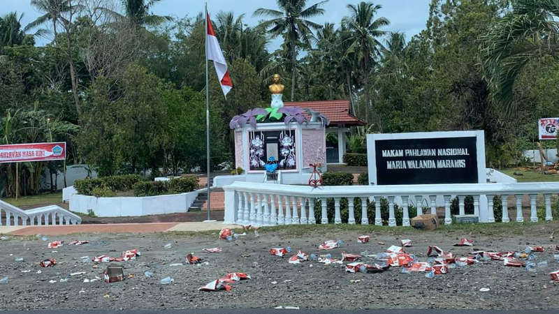 Peserta Upacara Hari Pahlawan Sisakan Sampah di Makam Maria Walanda Maramis