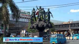 Tugu Batalyon Worang, Wisata Sejarah di Pusat Perbelanjaan Manado