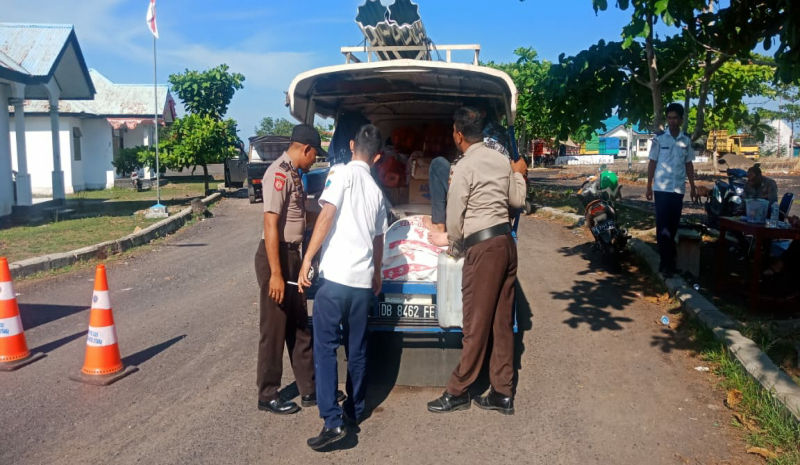 Antisipasi Peredaran Barang Ilegal, Polsek Likupang Perketat Pengawasan di Pelabuhan Munte