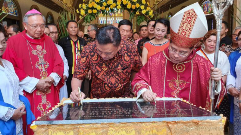 Gubernur Olly Dondokambey Ajak Umat Katolik Doakan Sulut Terhindar dari Bencana