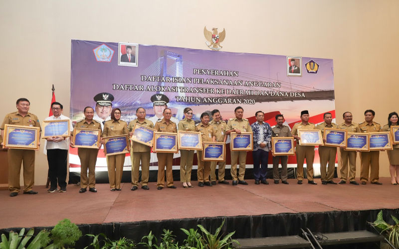Bupati Christiany Paruntu Terima DIPA Minsel