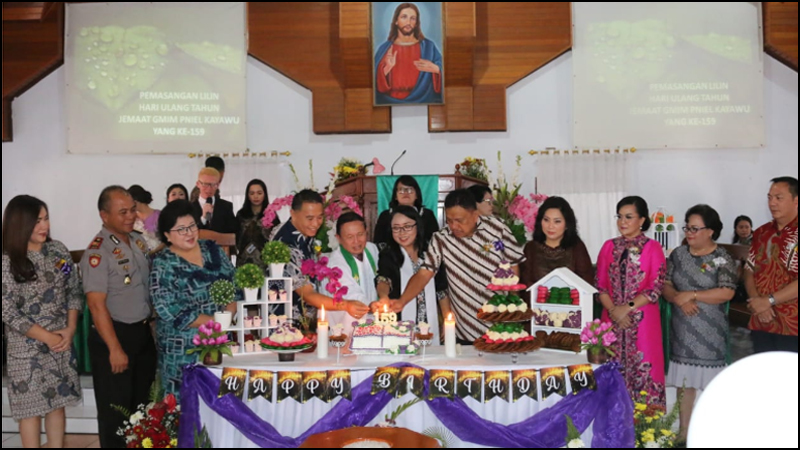 Jimmy dan Syerly Hadiri Ibadah Syukur HUT ke-159 GMIM Pniel Kayawu