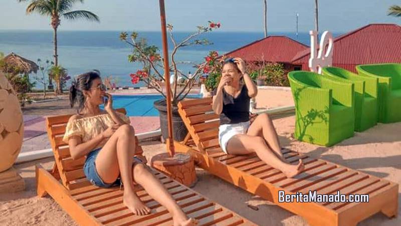 Suasana di Pantai La Merry
