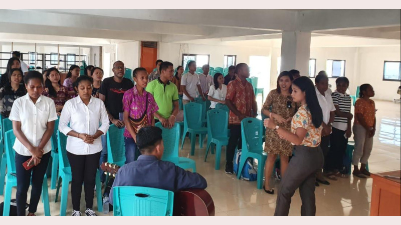 Eratkan Ikatan Persatuan dan Kerukunan, UNPI Manado Gelar Ibadah Bersama Mahasiswa Papua