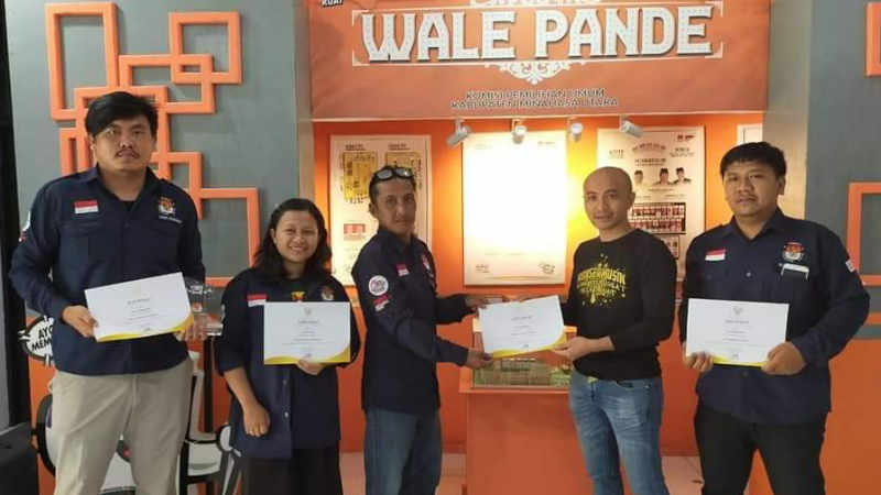 KPU Minut Salurkan 6.437 Sertifikat Penghargaan untuk Penyelenggara Ad Hoc dan Linmas