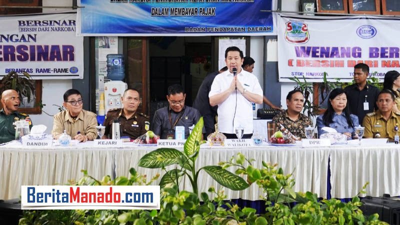 Mor Bastiaan Hadiri Sosialisasi tentang Optimalisasi Pajak Daerah 8 Mor Bastiaan Hadiri Sosialisasi tentang Optimalisasi Pajak Daerah