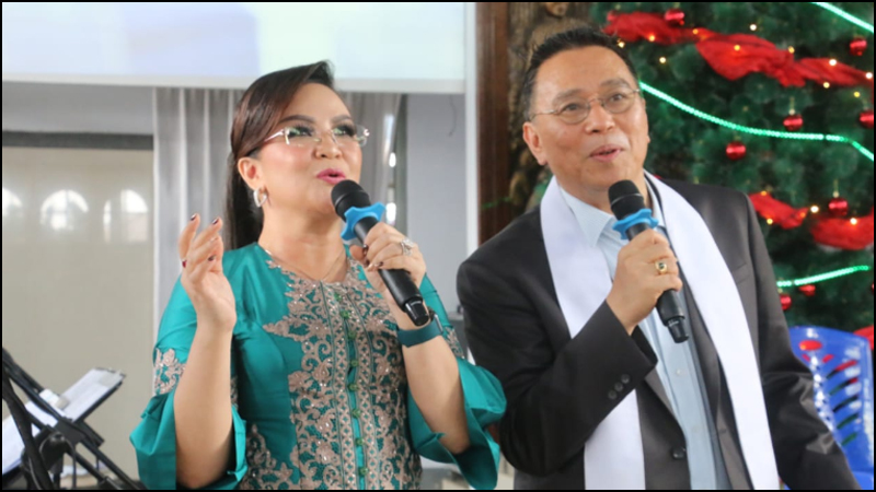 Ibadah Natal Pemkot Tomohon, Jimmy – Syerly Lantunkan Tembang Penebus Dosa