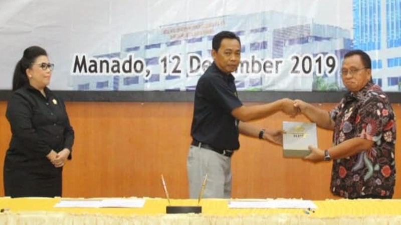 Robby Dondokambey Terima Hasil Pemeriksaan Kinerja