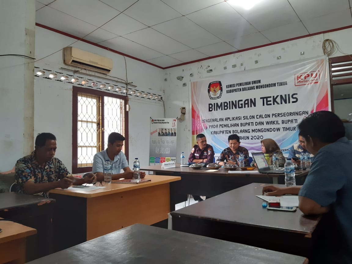 KPU Boltim Gelar Bimtek Pengenalan Aplikasi Silon ke Operator Calon Perseorangan