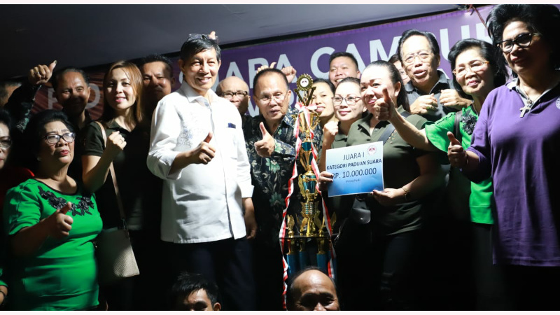Hadiah Diserahkan Vicky Lumentut, Ini Daftar Pemenang Lomba HUT ke-13 Lansia Sinode GMIM