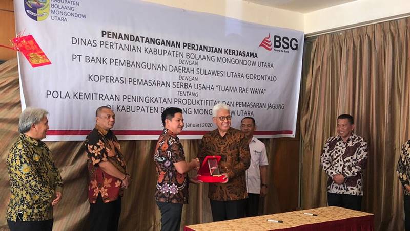 Bank SulutGo dan Koperasi Tuama Raewaya Teken MoU Penyaluran KUR di Bolmut