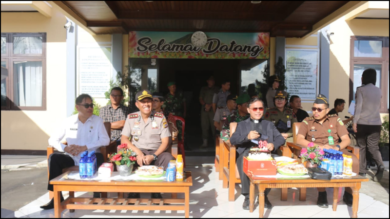 Kapolres Tomohon Inspektur, Pandeiroth Wakili Jimmy Eman di Upacara HUT ke-39 Satpam