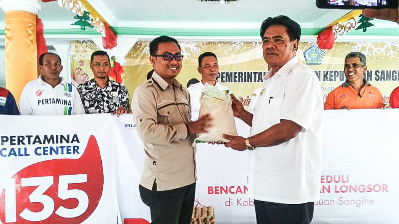 Lagi! PT. Pertamina (Persero) TBBM Tahuna Salurkan Bantuan Sembako Pada Korban Bencana Sangihe