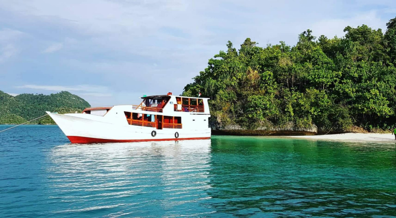 Deni Malingkas, Warga Belang Yang Sukses di Raja Ampat