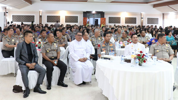 Polda Sulut Gelar Acara Natal Bersama, Kapolda Ingatkan tentang Makna Natal