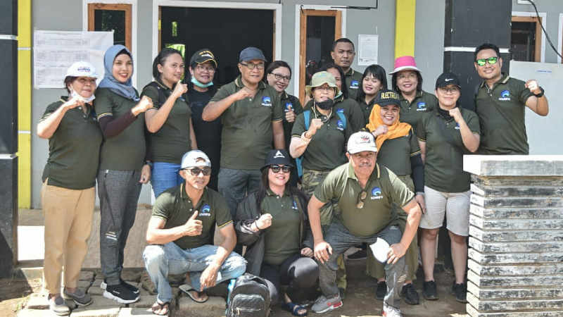 Diskotikda Sangihe Kerja Bakti Bersihkan Lumpur di Desa Lebo