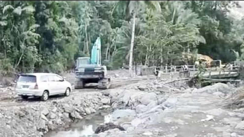 PT ADS Kerahkan Alat Berat, Bangun Jalan dan Jembatan di Tamako