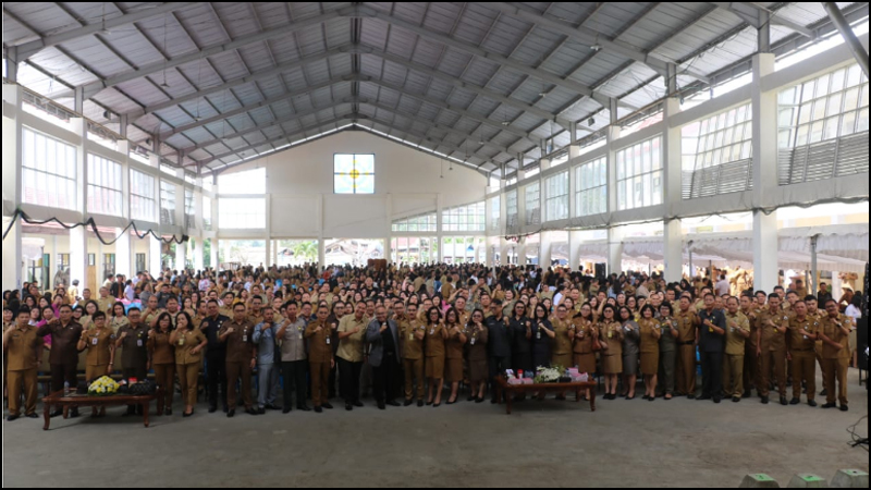 Ibadah Awal Tahun 2020 Pemkot Tomohon, Eman: Bekerjalah Dengan Penuh Semangat
