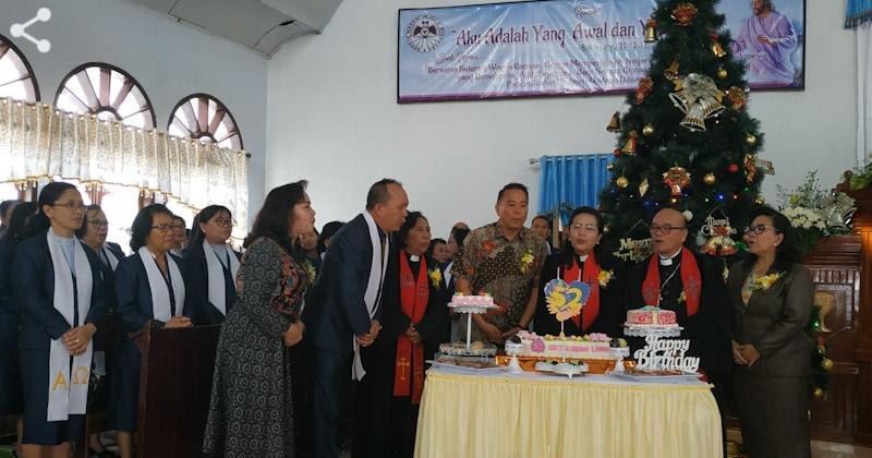 Jimmy Eman Ajak Jemaat GMIM Getsemani Lansot Merenung dan Menghayati Kasih Allah