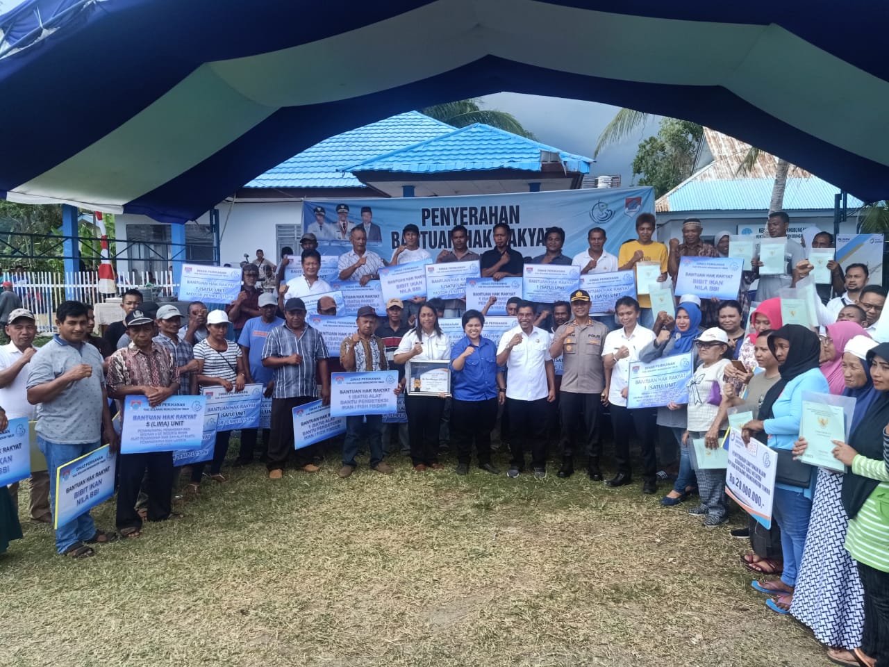 Bupati Boltim Serahkan Bantuan Sarana Perikanan dan Kelautan Kepada Nelayan