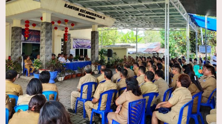 Kunjungan Kerja di Kecamatan Paal Dua, Vicky Lumentut ...