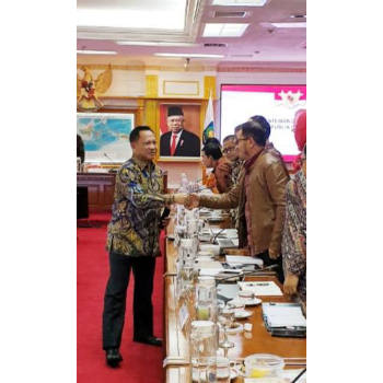 Bahas Pilkada, Ferry Liando Diundang Mendagri