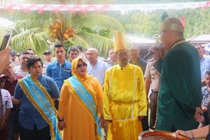Perayaan Adat Tulude di Jiko Belanga Dihadiri Bupati Sehan Landjar