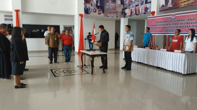 Tiga Pejabat Administrasi Pemkab Mitra Dilantik Jesaja Legi