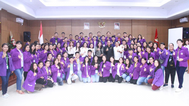 Royke Roring Terima Mahasiswa KKN IAKN Manado