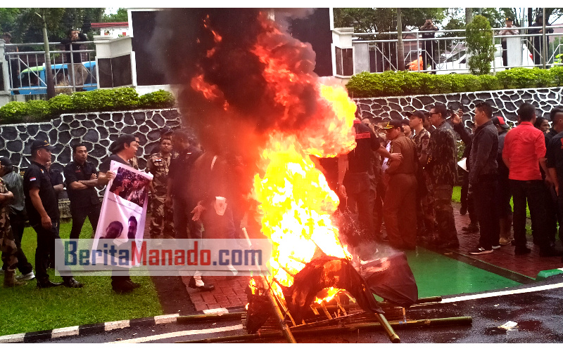 LMI Bakar Keranda di Kejati, Hanny Pantouw: Tanda Matinya Supremasi Hukum di Sulut