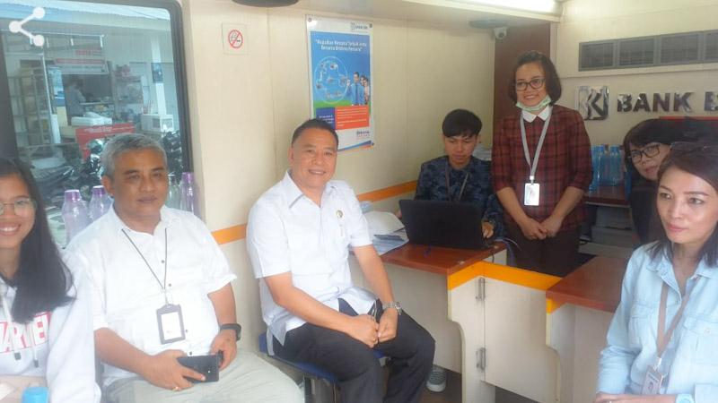 Jimmy Eman Tinjau Pengoperasian e-Buzz BRI