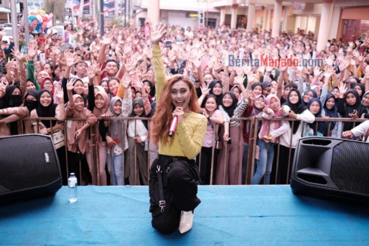 Foto-foto Keseruan Novia Idol Selama Berada di Sulawesi Utara