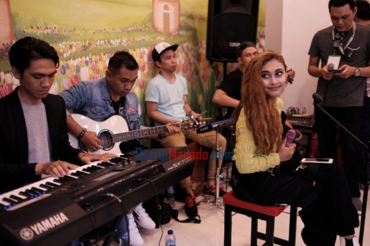Foto-foto Keseruan Novia Idol Selama Berada di Sulawesi Utara