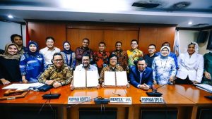 Senator Stefanus Liow Raker Bersama Menteri Siti Nurbaya Bakar
