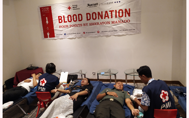 Four Points by Sheraton Manado Kumpulkan 53 Kantong Darah Untuk Kemanusiaan
