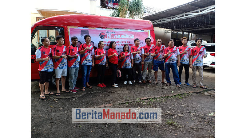 Jean Sumilat Pimpin PAC PDIP Malalayang Bagikan Masker, Air Jahe dan Telur Rebus 8 Jean Sumilat Pimpin PAC PDIP Malalayang Bagikan Masker, Air Jahe dan Telur Rebus