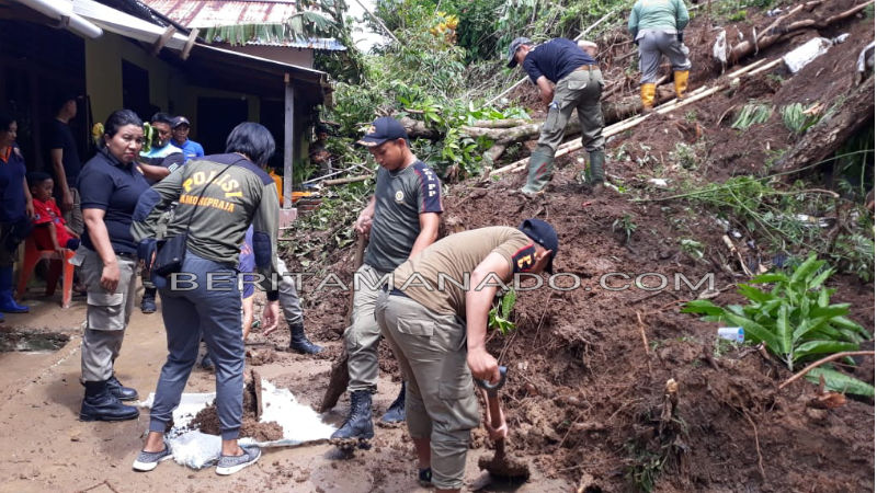 Satpol PP Manado Cepat Tanggap Bantu Warga Korban Tanah Longsor