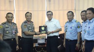 Dedi Prasetyo Kunjungi Kantor Menkumham, Yasona Laoly Sambut Baik Tawaran Polri