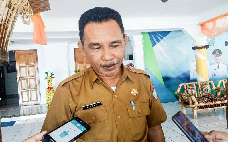 Plt Sekda Sangihe, Harry Wolff Minta Camat, Lurah, dan Kades Proaktif Informasikan Warga Tentang COVID-19