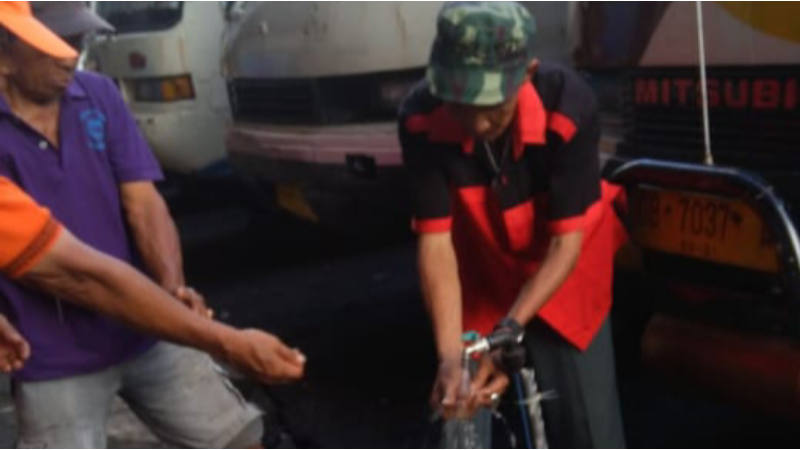Putuskan Mata Rantai Penyebaran Covid-19, PT Air Manado Sediakan Kran Air Bersih 8 Putuskan Mata Rantai Penyebaran Covid-19, PT Air Manado Sediakan Kran Air Bersih