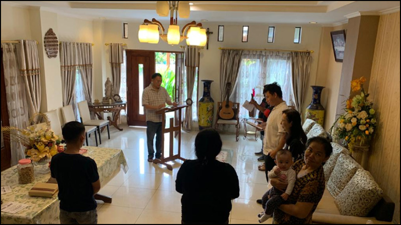 Wali Kota Pimpin Ibadah Bersama Keluarga Eman-Mokoginta