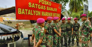 Marinir Bitung Kerahkan Pasukan Bantu Korban Bencana di Bolmut