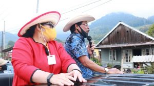Bupati Sehan Landjar Didampingi Istri Lakukan Sosialisasi COVID-19