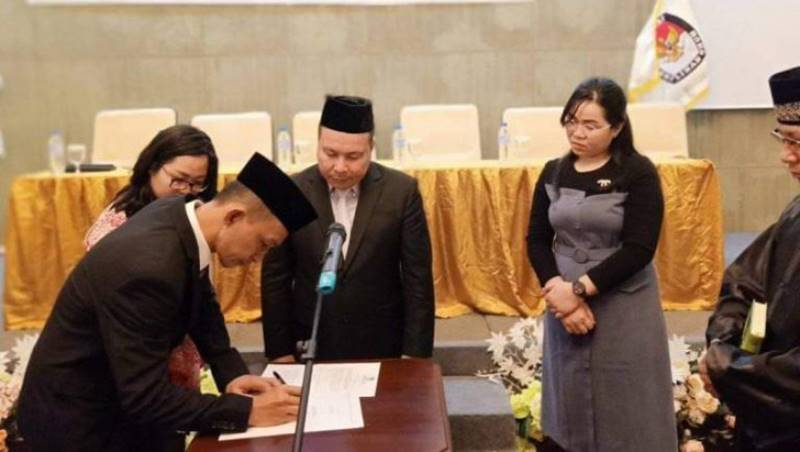 Eva Keintjem Hadiri Pelantikan PPK di Sutanraja